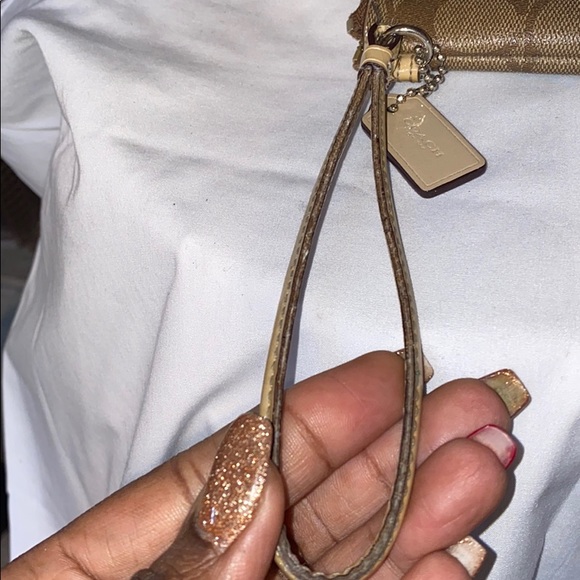 Coach wristlet - Picture 3 of 6